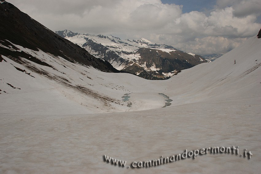 09 03875 Dal Passo Branchino - Lago Branchino.JPG